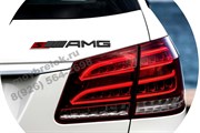 Эмблема Мерседес AMG на багажник красно-черная