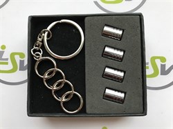 Подарочный набор Ауди брелок и комплект ниппелей на диск set.audi.k+cap - фото 20082