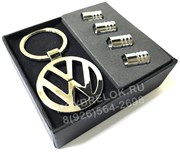 Подарочный набор Фольксваген брелок и комплект ниппелей на диск set.vw.k+cap