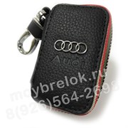 Ключница Ауди черная с красной строчкой на застежке на молнии CAS.IN.Audi.b-r
