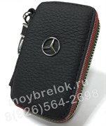 Ключница Мерседес черная с красной строчкой на застежке на молнии CAS.IN.Mercedes.b-r