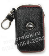 Ключница Ниссан черная с красной строчкой на застежке на молнии CAS.IN.nissan.b-r