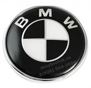 Наклейка БМВ черно-белая (78 мм) на капот / багажник EM.BMW.78.bk