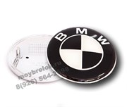 Наклейка БМВ черно-белая (73 мм) на капот / багажник EM.BMW.73.hood.bk